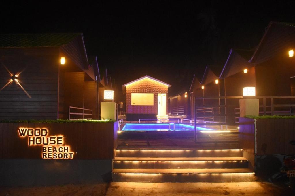 Woodhouse Beach Resort Baga Exterior foto