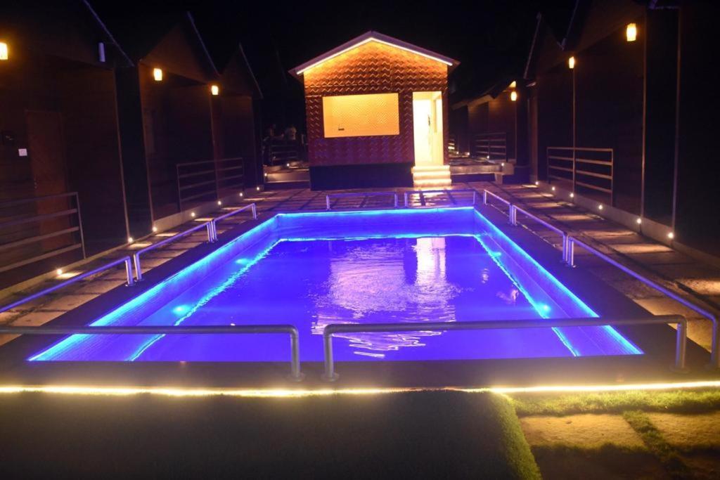 Woodhouse Beach Resort Baga Exterior foto